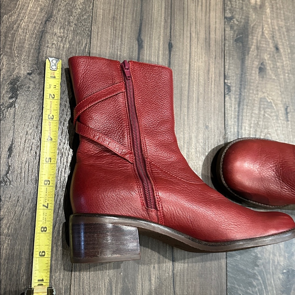 Clark’s Red Boots Women Size 7 - Picture 8 of 8